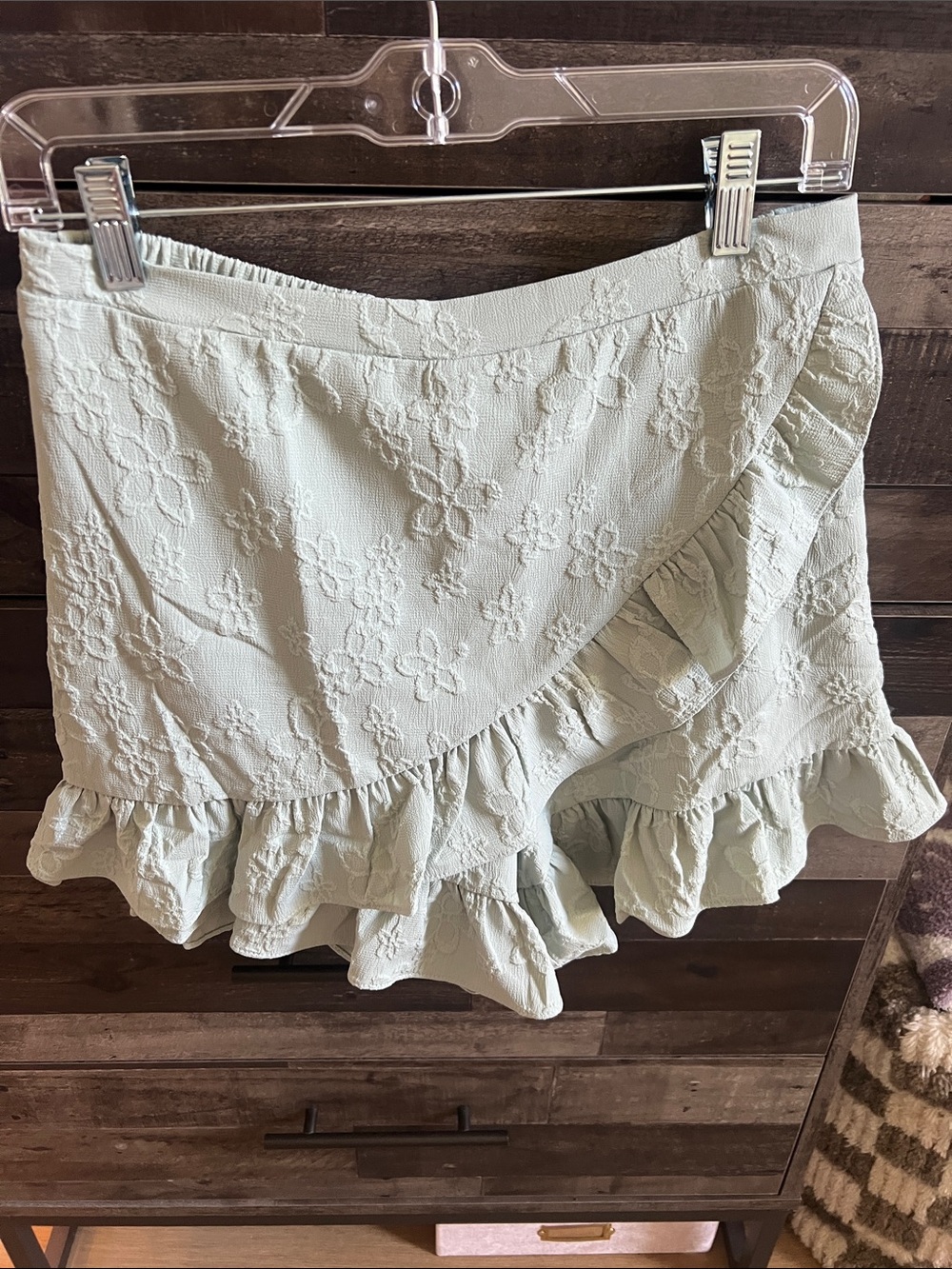 entro Mint Green Floral Ruffle Skort